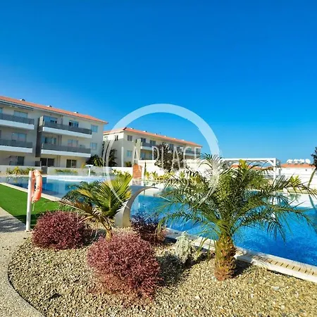 Cozy 2 Bedroom Family W/ Pool Lägenhet